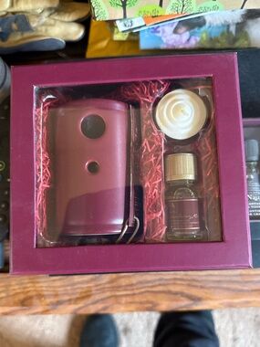 The Body Shop cranberry oil warmer set NIB